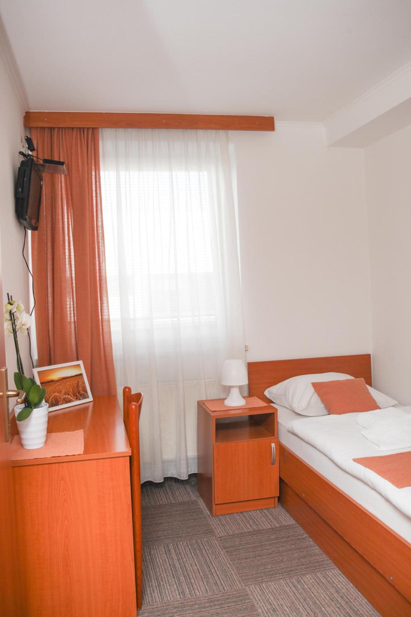 Restavracija In Prenocisca Carda Hotel Martjanci Exterior photo